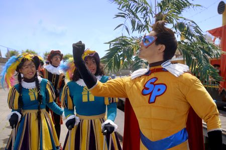 Charlotte Ha, Mickey Vermeer, and Anouk de Pater in De club van Sinterklaas en het vergeten Pietje (2021)