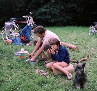 Tomás Holý, Frantisek Nemec, and Jana Preissová in How to Get Dad Into Reform School (1978)