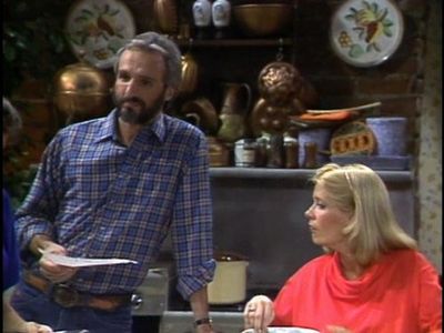 Meredith Baxter and Michael Gross in Family Ties (1982)