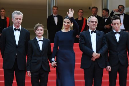 Juliette Binoche, Bruno Dumont, Fabrice Luchini, Brandon Lavieville, and Raph at an event for Slack Bay (2016)