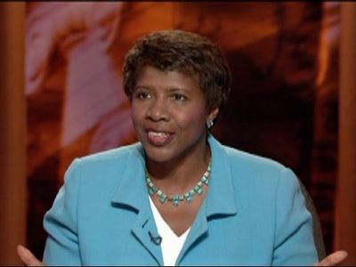 Gwen Ifill in Washington Week (1967)