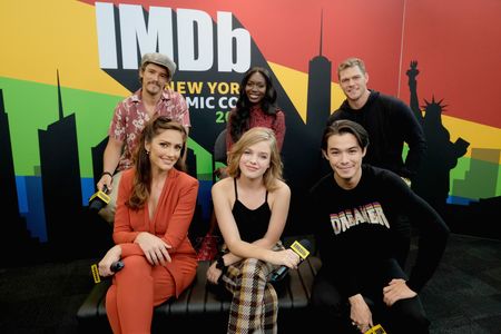 Minka Kelly, Alan Ritchson, Anna Diop, Ryan Potter, Brenton Thwaites, and Teagan Croft