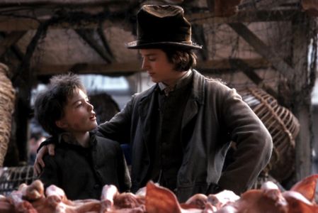 Elijah Wood and Alex Trench in Oliver Twist (2005)