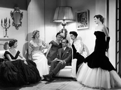 Darío Fernández Flórez, Margarita Lozano, María Martín, Lyla Rocco, Dina Sten, and Laura Valenzuela in Alta costura (195