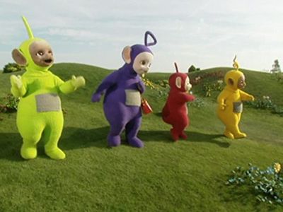 Pui Fan Lee, John Simmit, Nikky Smedley, and Dave Thompson in Teletubbies (1997)