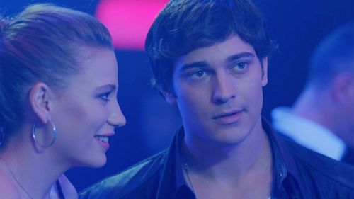 Serenay Sarikaya and Çagatay Ulusoy in Ebb and Tide (2013)