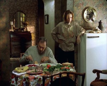 Irina Kupchenko and Oleg Yankovskiy in Come Look at Me (2001)