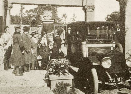 George Chesebro, Norbert Cills, Carlotta De Felice, Matt Snyder, Elizabeth Stewart, and E. Alyn Warren in Money (1915)