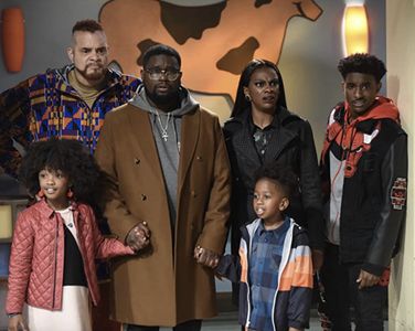 Sinbad, Lil Rel Howery, Leah Jeffries, Che Tafari, Jordan L. Jones, and Jessica 'Jess Hilarious' Moore in Rel (2018)