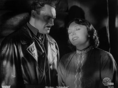 Gustav Diessl and Pola Negri in Der Weg nach Shanghai (1936)