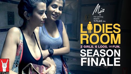 Saba Azad and Shreya Dhanwanthary in Ladies Room (2016)