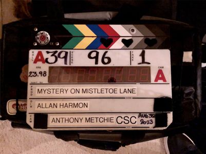 Mystery on Mistletoe Lane