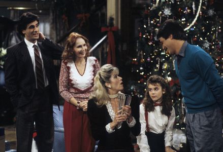 Alyssa Milano, Tony Danza, Katherine Helmond, Judith Light, and Robin Thomas in Who's the Boss? (1984)