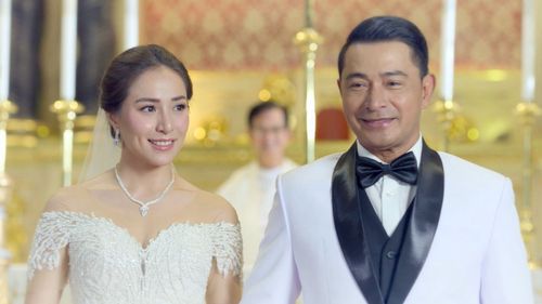 Cesar Montano and Cristine Reyes in Minsan pa nating hagkan ang nakaraan (2023)