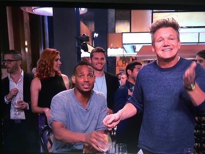 Still of Jett Dunlap, Gina Dunlap, Marlon Wayans, and Gordon Ramsay on The F Word (2017)