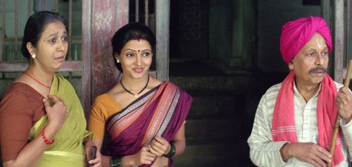 Jayant Sawarkar, Nisha Parulekar, and Amita Khopkar in Hari Om Vithala (2008)