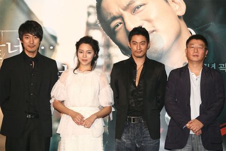 Ju Jin-Mo, Kyung-taek Kwak, Min-Joon Kim, and Si-yeon Park at an event for A Love (2007)