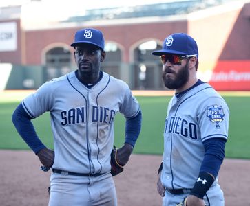 Mark-Paul Gosselaar and Mo McRae in Pitch (2016)