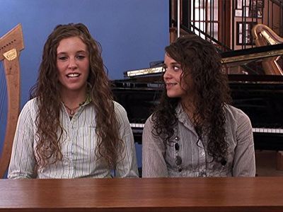 Jinger Vuolo and Jill Duggar Dillard in 19 Kids and Counting (2008)