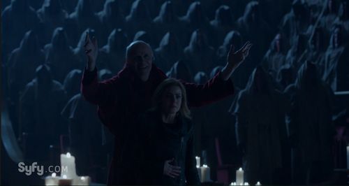 Tom Noonan and Amanda Schull in 12 Monkeys (2015)