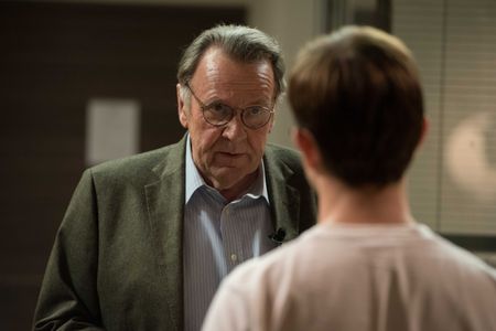 Tom Wilkinson in Snowden (2016)