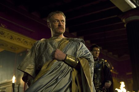 Jared Harris and Sasha Roiz in Pompeii (2014)