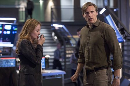 Miranda Otto and Teddy Sears in 24: Legacy (2016)