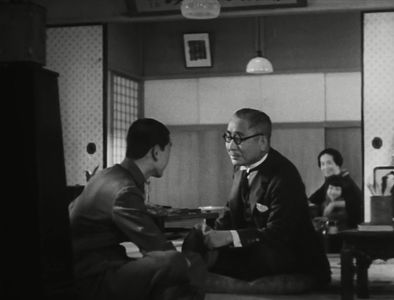 Hideo Fujino, Masao Hayama, Ayako Katsuragi, and Mayuko Takagi in The Brothers and Sisters of the Toda Family (1941)