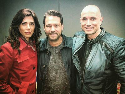 Jason Priestley, Sebastian MacLean, and Cindy Sampson in Private Eyes (2016)