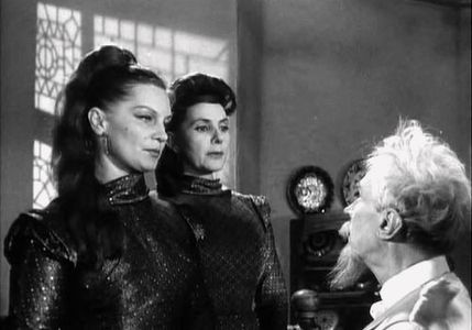 Erast Garin, Svetlana Konovalova, and Klavdiya Lepanova in Obyknovennoe chudo (1965)