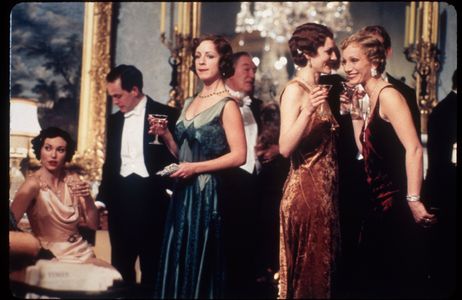 Kristin Scott Thomas, Michael Gambon, Claudie Blakley, Tom Hollander, Geraldine Somerville, and Natasha Wightman in Gosf