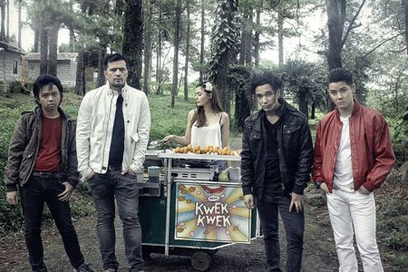 PARD, Antonio Aquitania, Boy 2 Quizon, RJ Padilla, Roadfill, and Gwen Zamora in Kwek Kwek (2014)