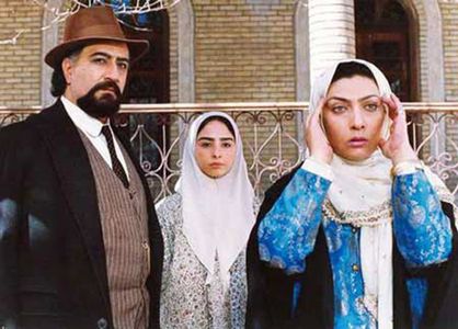 Dariush Arjmand, Farimah Farjami, and Mahaya Petrossian in The Last Act (1991)