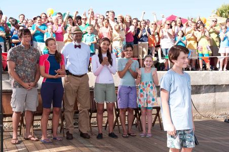 Morgan Freeman, Harry Connick Jr., Nathan Gamble, Austin Highsmith Garces, Juliana Harkavy, Betzaida Landín, and Cozi Zu