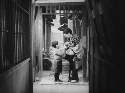 Kinuyo Tanaka and Yoshihiro Nishikubo in Ginza Cosmetics (1951)