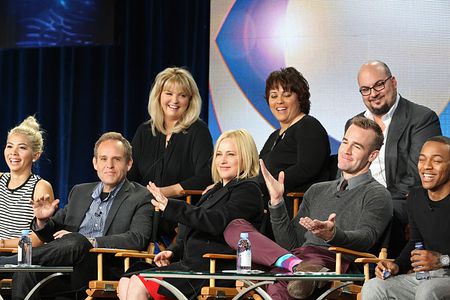 Patricia Arquette, Peter MacNicol, James Van Der Beek, Shad Moss, Anthony E. Zuiker, and Hayley Kiyoko in CSI: Cyber (20