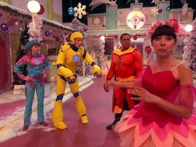 Thomas Hobson, Shayna Rose, Yvette Gonzalez-Nacer, and Jon Beavers in The Fresh Beat Band (2009)