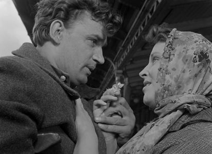 Elza Lezhdey and Evgeniy Urbanskiy in Ballad of a Soldier (1959)