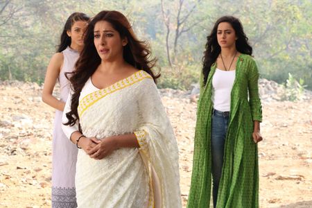 Sargun Luthra, Samiksha Oswal, and Amandeep Sidhu in Tantra (2018)