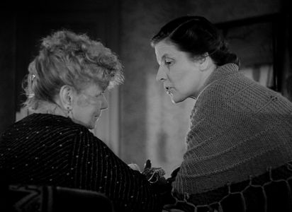 Dagny Lind and Signe Wirff in Crisis (1946)