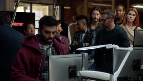 Jeremy Piven, Jake Matthews, and Gina Dunlap in Wisdom of the Crowd (2017)