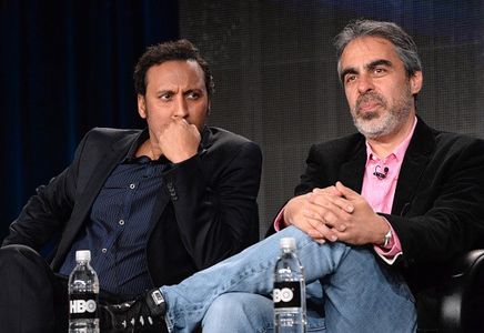 Aasif Mandvi, Roberto Benabib