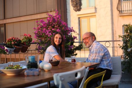 Mustafa Avkiran and Leyla Lydia Tugutlu in Delibal (2015)