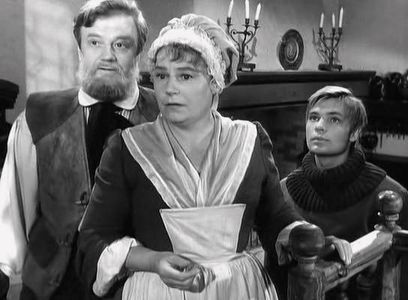 Aleksey Konsovskiy, Oleg Vidov, and Nina Zorskaya in Obyknovennoe chudo (1965)