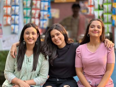 Ahsaas Channa, Rashmi Agdekar, and Revathi Pillai in The Interns (2020)