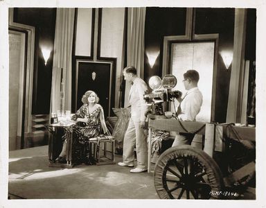 Greta Garbo, William H. Daniels, and Jacques Feyder in The Kiss (1929)