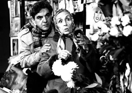 Alfonso De Grazia and Tita Merello in Las barras bravas (1985)