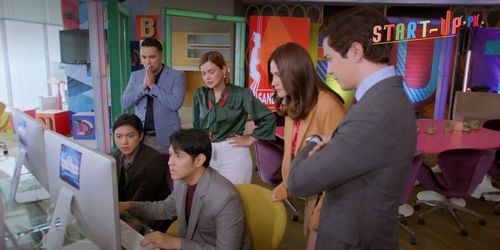 Royce Cabrera, Boy 2 Quizon, Bea Alonzo, Yasmien Kurdi, Alden Richards, and Jeric Gonzales in Start-Up Ph (2022)