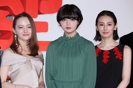 Still of Ayaka Wilson and Yurina Hirate and Keiko Kitagawa