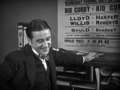 Forrester Harvey in The Ring (1927)